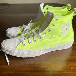 Neon Green Converse Size Men’s 10.5 Women’s 12.5